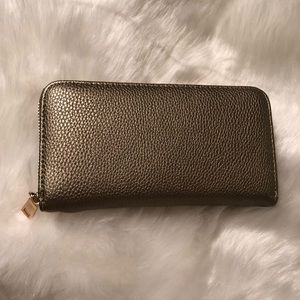 DYOSARA GOLD VEGAN LEATHER WALLET + WRISTLET